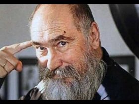 Τζίμης Πανούσης:  Πόσο μπροστά ήταν | 20 χρόνια πριν η προφητική παραγγελία πίτσας – Ηχητικό